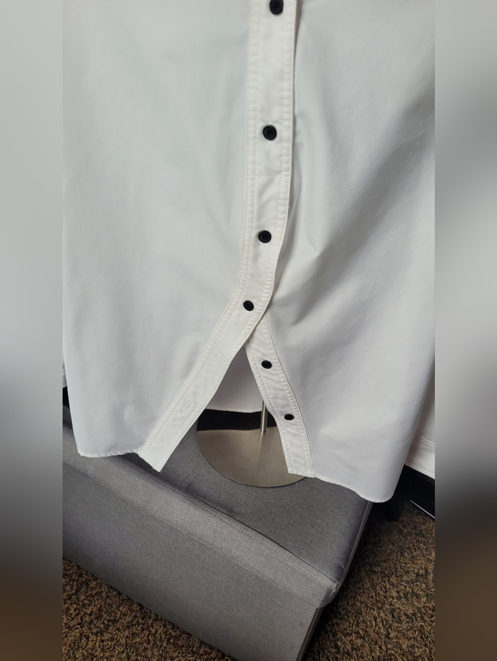 Poplin White Button-Front Women's Shirt - Picture 3 of 5